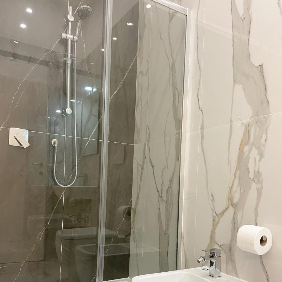 Gualtieri B&B - Luxury Rooms サン・ジョルジョ・ア・クレマーノ エクステリア 写真