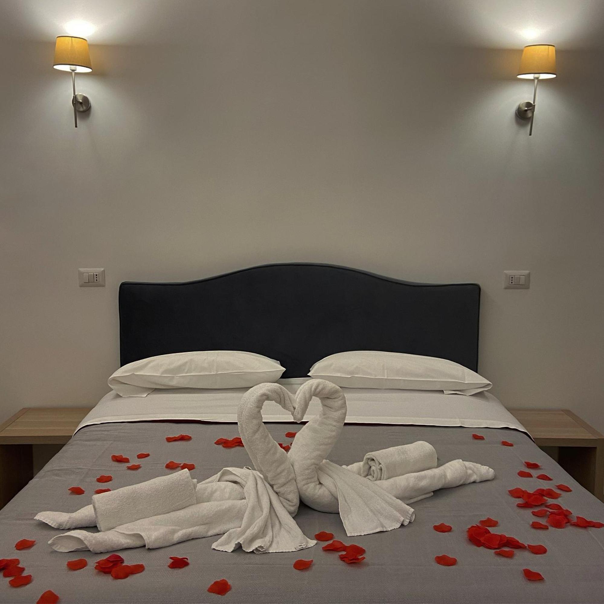 Gualtieri B&B - Luxury Rooms サン・ジョルジョ・ア・クレマーノ エクステリア 写真