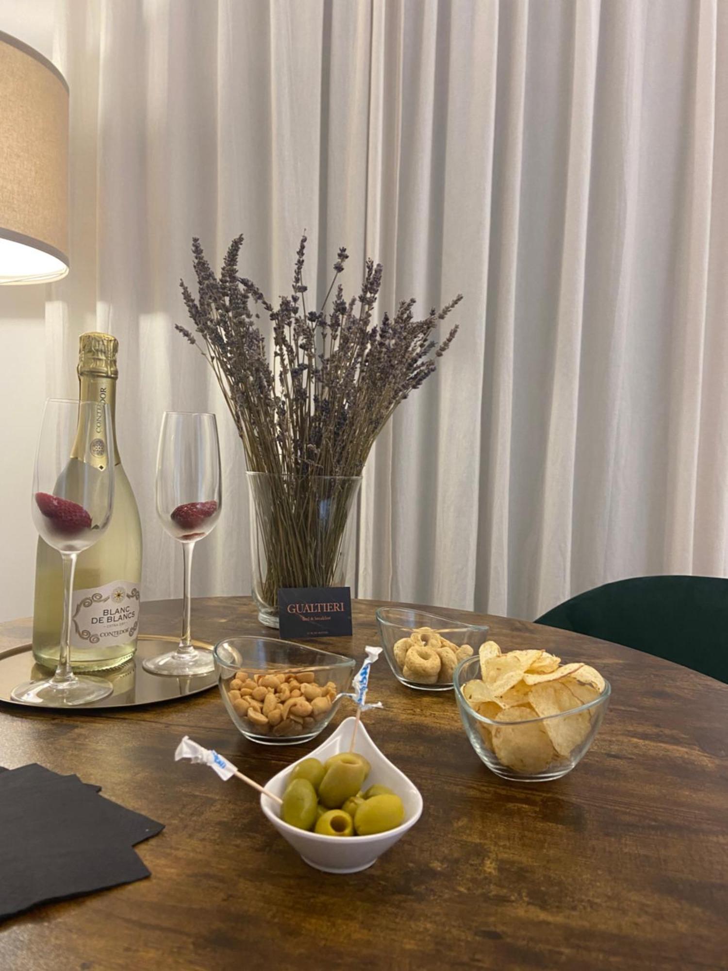 Gualtieri B&B - Luxury Rooms サン・ジョルジョ・ア・クレマーノ エクステリア 写真