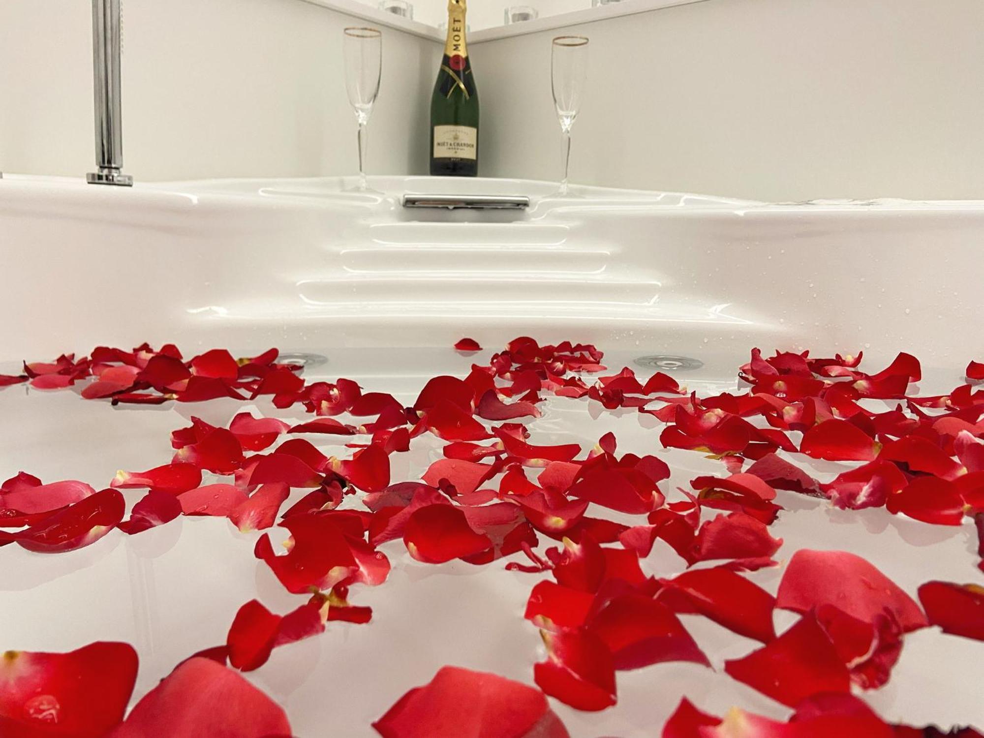 Gualtieri B&B - Luxury Rooms サン・ジョルジョ・ア・クレマーノ エクステリア 写真